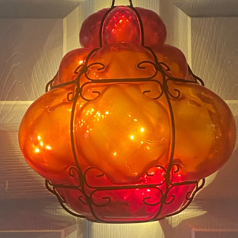 Elegant Red Glass Pendant Light